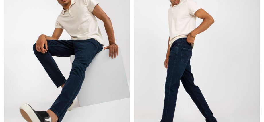 Jeansy męskie w hurtowni online w kolorze niebieskim