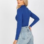 Kobaltowy krótki sweter ze stójką – niezbędny element damskiej garderoby