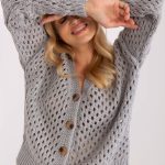Szary ażurowy sweter rozpinany z dekoltem V